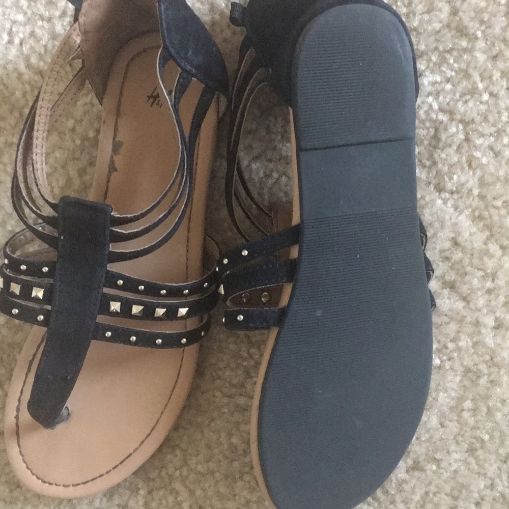 Sandals - Picture 2 of 2